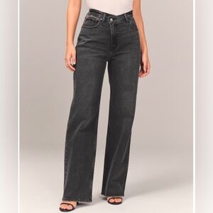 Abercrombie & Fitch 90s Relaxed Jean with Crossover Waist